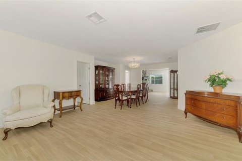 House in Nokomis, Florida 3 bedrooms, 208.84 sq.m. № 2093146 - photo 9