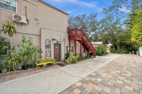 House in Saint Petersburg, Florida 3 bedrooms, 334.36 sq.m. № 1670075 - photo 13