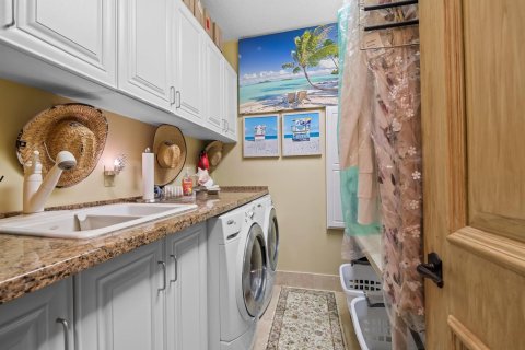 Купить кондоминиум в Форт-Лодердейл, Флорида 2 комнаты, 324.04м2, № 2182742 - фото 28