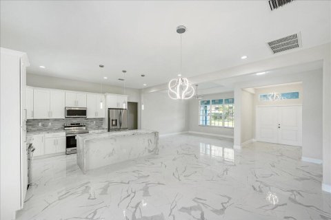 Villa ou maison à vendre à Port St. Lucie, Floride: 4 chambres, 206.52 m2 № 2244543 - photo 17