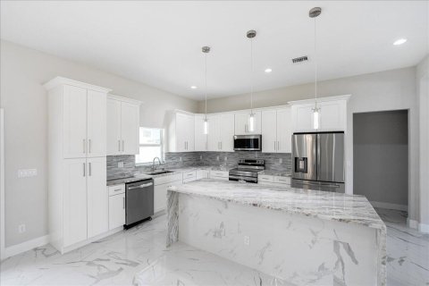 Villa ou maison à vendre à Port St. Lucie, Floride: 4 chambres, 206.52 m2 № 2244543 - photo 19