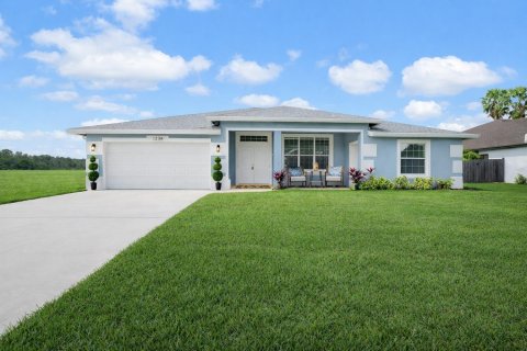 Villa ou maison à vendre à Port St. Lucie, Floride: 4 chambres, 206.52 m2 № 2244543 - photo 2