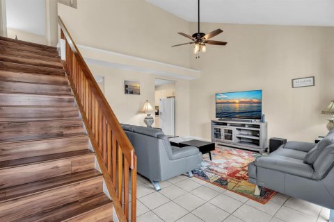 Adosado en alquiler en Sunrise, Florida, 3 dormitorios, 140.47 m2 № 2084777 - foto 7
