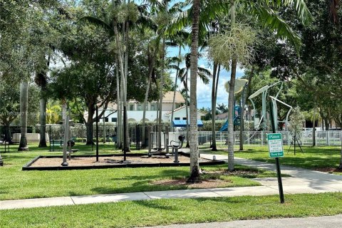 Touwnhouse à louer à Homestead, Floride: 3 chambres, 120.96 m2 № 2016982 - photo 16