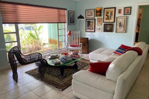 House in Hollywood, Florida 3 bedrooms, 211.26 sq.m. № 1872330 - photo 8