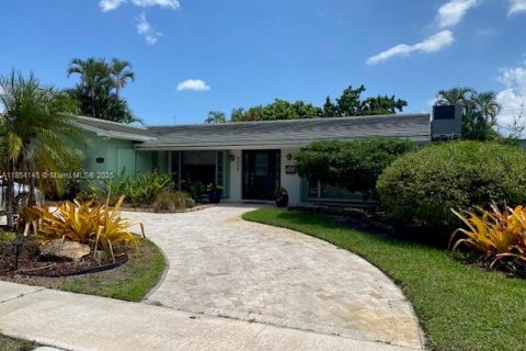 House in Hollywood, Florida 3 bedrooms, 211.26 sq.m. № 1872330 - photo 2