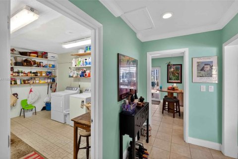 House in Hollywood, Florida 3 bedrooms, 211.26 sq.m. № 1872330 - photo 26