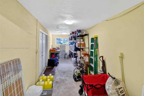 House in Hollywood, Florida 3 bedrooms, 211.26 sq.m. № 1872330 - photo 27