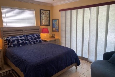 House in Hollywood, Florida 3 bedrooms, 211.26 sq.m. № 1872330 - photo 13
