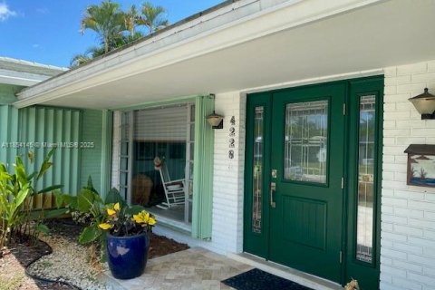 House in Hollywood, Florida 3 bedrooms, 211.26 sq.m. № 1872330 - photo 3