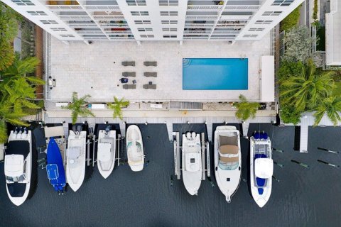 Condo in Fort Lauderdale, Florida, 2 bedrooms  № 2382705 - photo 19