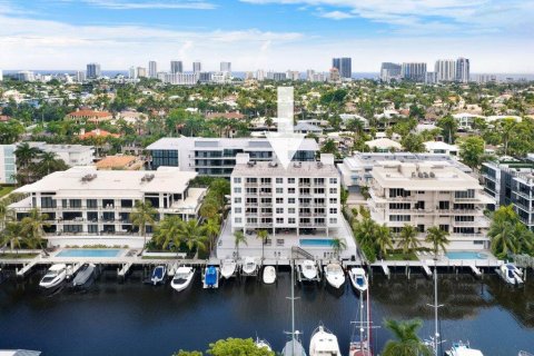 Condo in Fort Lauderdale, Florida, 2 bedrooms  № 2382705 - photo 2