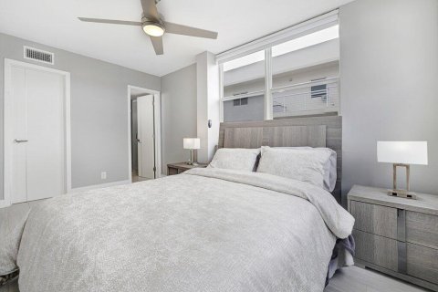 Condo in Fort Lauderdale, Florida, 2 bedrooms  № 2382705 - photo 13