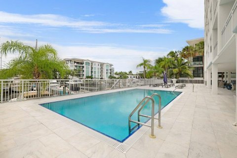 Condo in Fort Lauderdale, Florida, 2 bedrooms  № 2382705 - photo 27