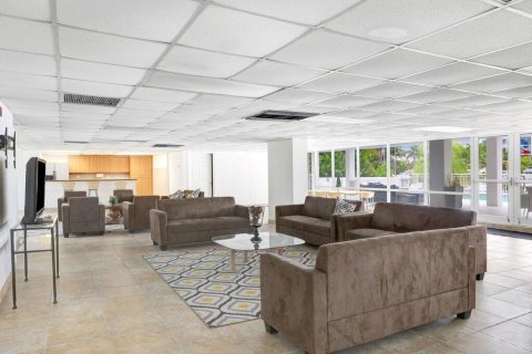 Condo in Fort Lauderdale, Florida, 2 bedrooms  № 2382705 - photo 23