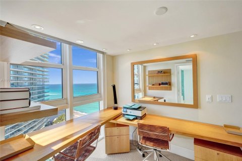 Condo in Sunny Isles Beach, Florida, 4 bedrooms  № 1503401 - photo 27