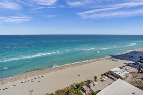 Condo in Sunny Isles Beach, Florida, 4 bedrooms  № 1503401 - photo 8