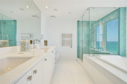 Condo in Sunny Isles Beach, Florida, 4 bedrooms  № 1503401 - photo 30