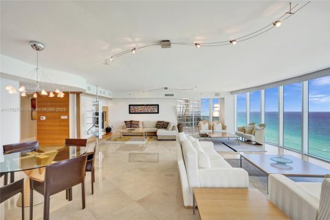 Condo in Sunny Isles Beach, Florida, 4 bedrooms  № 1503401 - photo 13