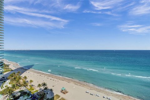 Condo in Sunny Isles Beach, Florida, 4 bedrooms  № 1503401 - photo 5