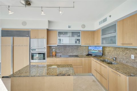 Condo in Sunny Isles Beach, Florida, 4 bedrooms  № 1503401 - photo 15