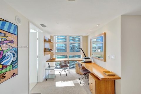 Condo in Sunny Isles Beach, Florida, 4 bedrooms  № 1503401 - photo 28