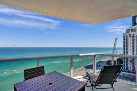 Condo in Sunny Isles Beach, Florida, 4 bedrooms  № 1503401 - photo 21
