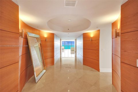 Condo in Sunny Isles Beach, Florida, 4 bedrooms  № 1503401 - photo 3