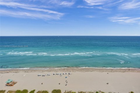 Condo in Sunny Isles Beach, Florida, 4 bedrooms  № 1503401 - photo 2