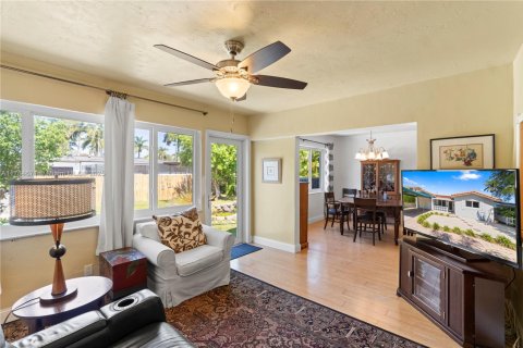House in Hollywood, Florida 3 bedrooms, 135.64 sq.m. № 1863714 - photo 19