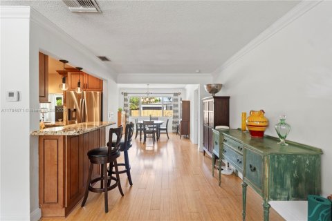 House in Hollywood, Florida 3 bedrooms, 135.64 sq.m. № 1863714 - photo 9