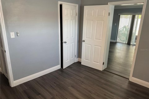 House in Tampa, Florida 3 bedrooms, 130.43 sq.m. № 1656964 - photo 17