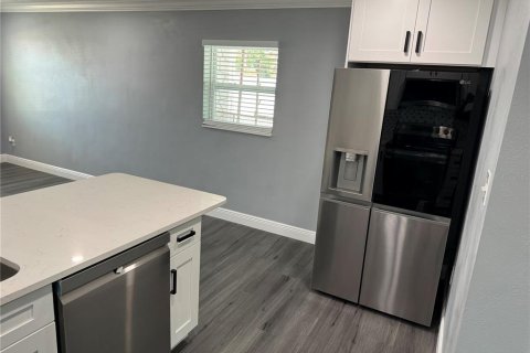 House in Tampa, Florida 3 bedrooms, 130.43 sq.m. № 1656964 - photo 7