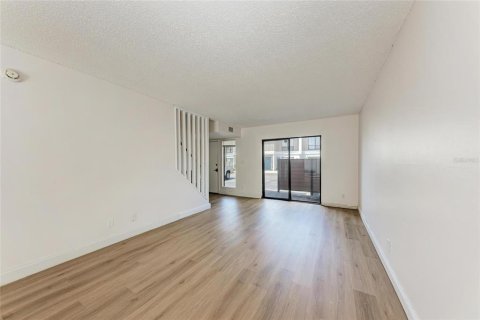 Condo in Sarasota, Florida, 3 bedrooms  № 1918622 - photo 10