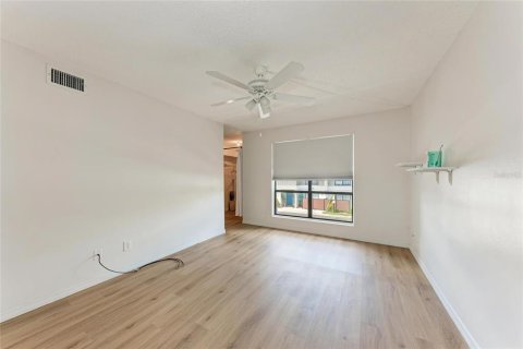 Condo in Sarasota, Florida, 3 bedrooms  № 1918622 - photo 22