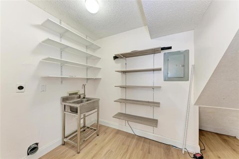 Condo in Sarasota, Florida, 3 bedrooms  № 1918622 - photo 16