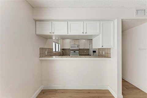 Condo in Sarasota, Florida, 3 bedrooms  № 1918622 - photo 11