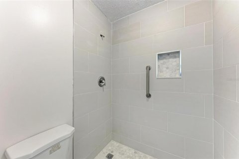 Condo in Sarasota, Florida, 3 bedrooms  № 1918622 - photo 27