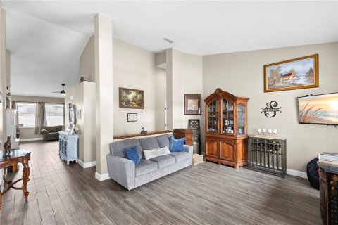 House in Valrico, Florida 4 bedrooms, 222.97 sq.m. № 2151358 - photo 3