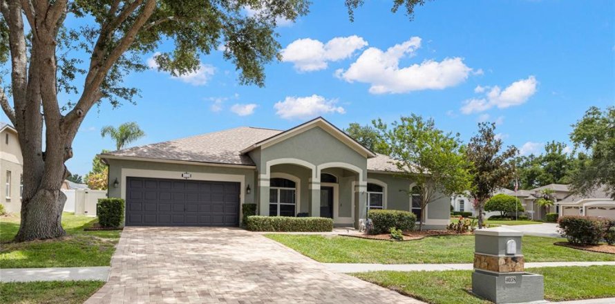 House in Valrico, Florida 4 bedrooms, 222.97 sq.m. № 2151358
