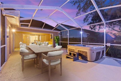 House in Weeki Wachee, Florida 3 bedrooms, 153.29 sq.m. № 2334070 - photo 23