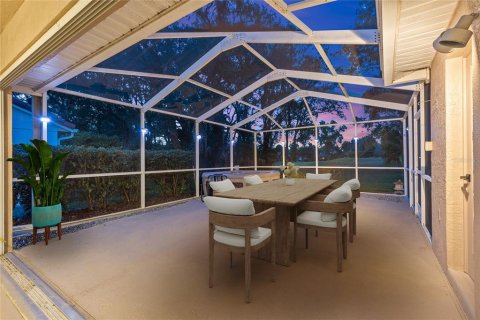 House in Weeki Wachee, Florida 3 bedrooms, 153.29 sq.m. № 2334070 - photo 3