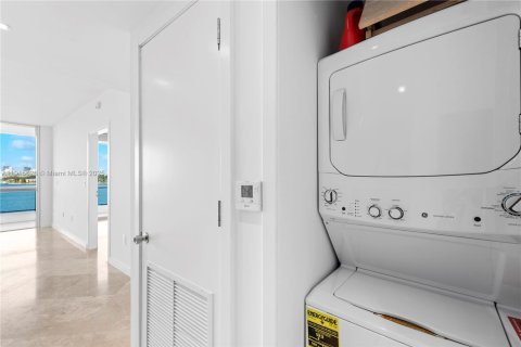 Condo in Miami Beach, Florida, 1 bedroom  № 1971776 - photo 16