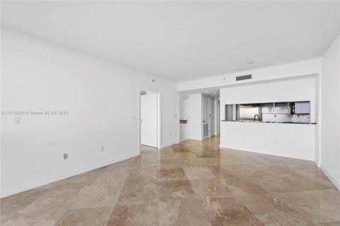 Condo in Miami Beach, Florida, 1 bedroom  № 1971776 - photo 4