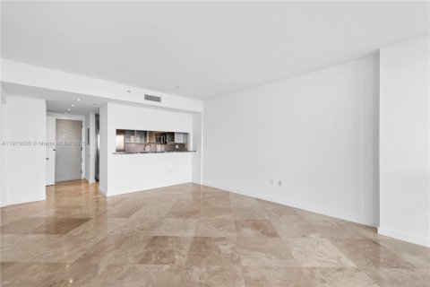 Condo in Miami Beach, Florida, 1 bedroom  № 1971776 - photo 5