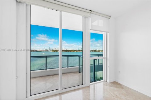 Condo in Miami Beach, Florida, 1 bedroom  № 1971776 - photo 2