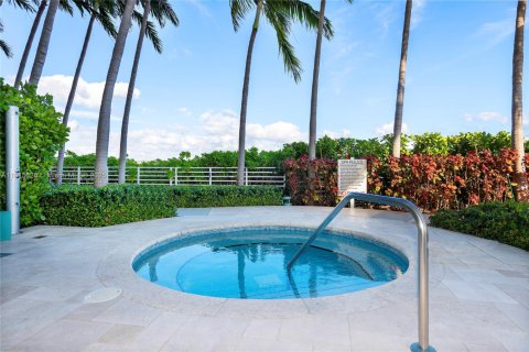 Condo in Miami Beach, Florida, 1 bedroom  № 1971776 - photo 30