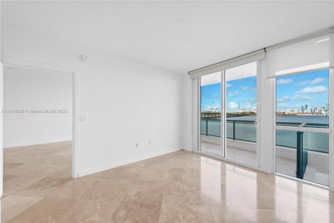 Condo in Miami Beach, Florida, 1 bedroom  № 1971776 - photo 19