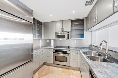 Condo in Miami Beach, Florida, 1 bedroom  № 1971776 - photo 11