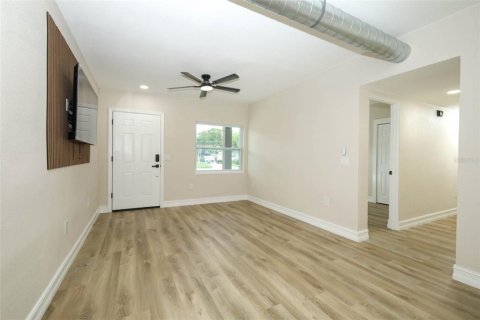 Villa ou maison à vendre à Orlando, Floride: 3 chambres, 91.79 m2 № 2389476 - photo 5
